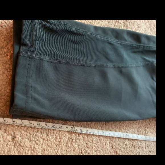 lululemon woman pants - Picture 4 of 7